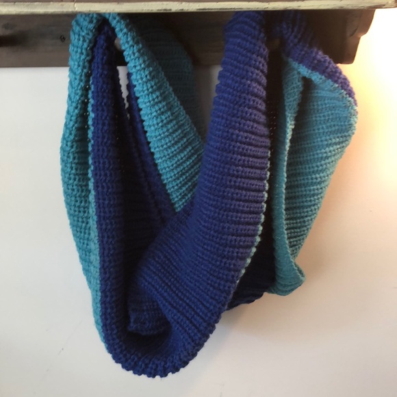 Accessories - Two tone infinity scarf